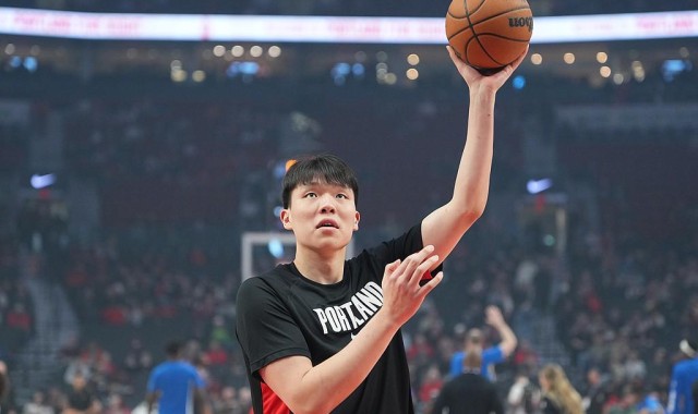 半岛体育-媒体人谈杨瀚森今日表现：和对方防守关系不大，纯粹是自己打不好