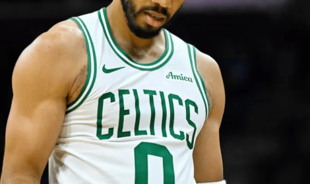 渐入佳境！塔图姆复出前10战场均19.8分，最近5战场均25.2分