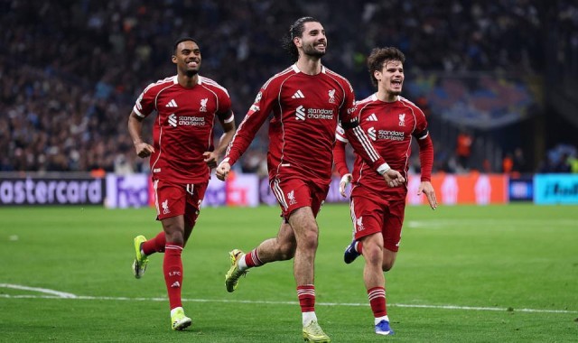 半岛体育-已13场不败！利物浦3-0马赛 欧冠获2连胜升第4 索博任意球贴地斩